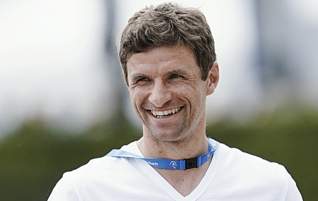 Fußball-Ikone dankt Pferd. Müller gewinnt olympisches Gold